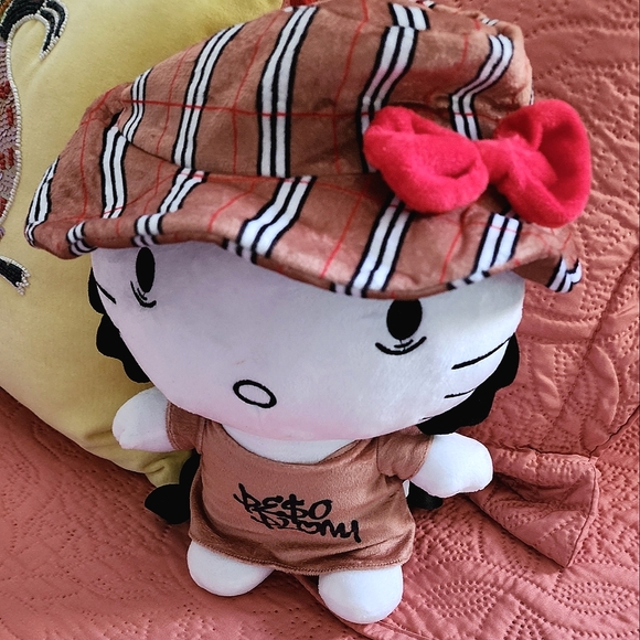🎀Hello Kitty Peso Pluma Plush Backpack - Picture 5 of 6